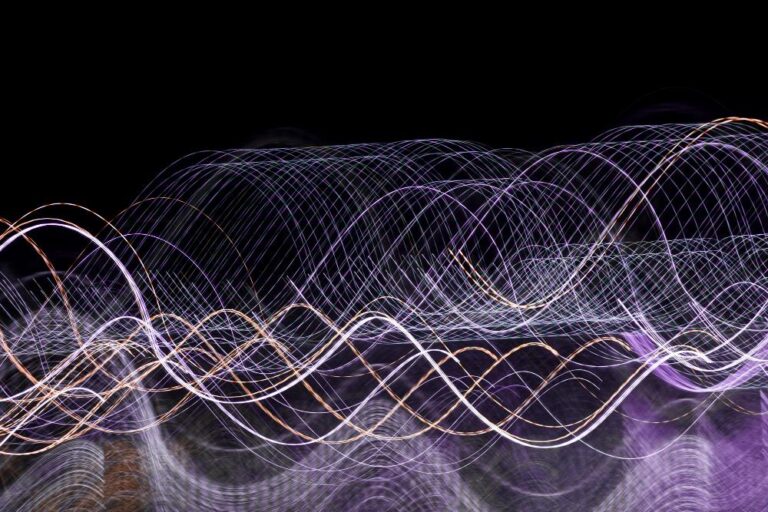 เครือข่ายโดยไม่มีสายมุ่งเน้นความผูกพันอันแข็งแรงของ 2.4 GHz็