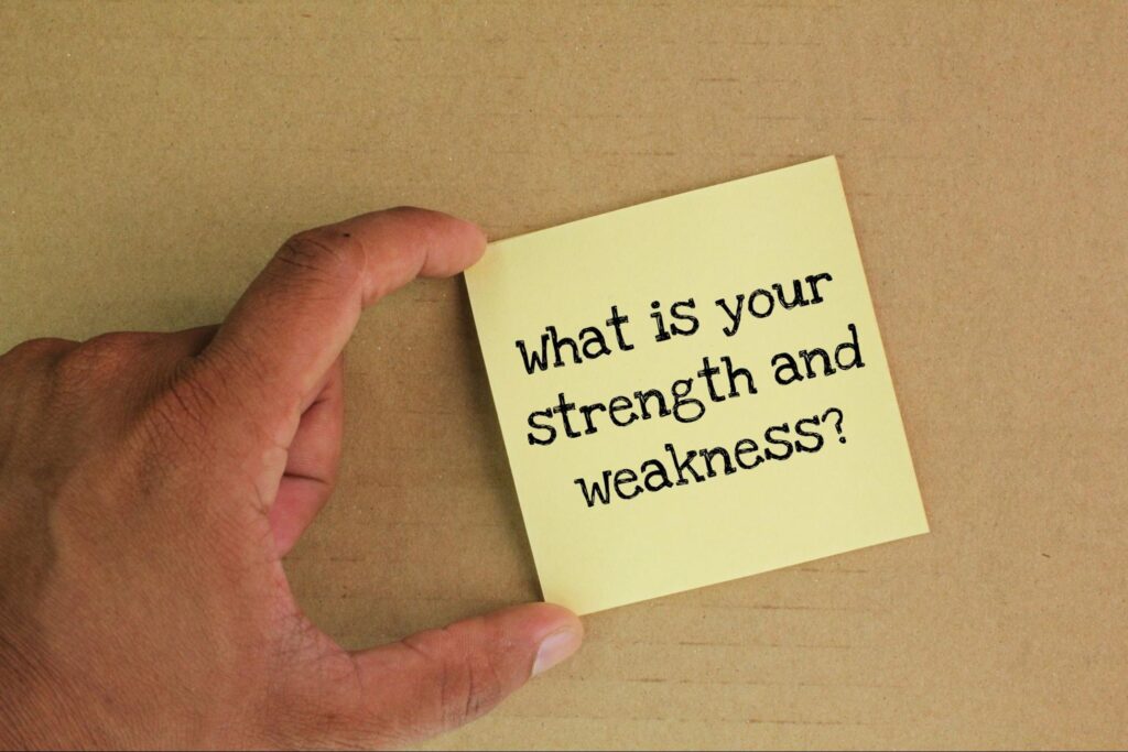 วิธีการระบุจุดแข็งและจุดอ่อนของตัวเอง